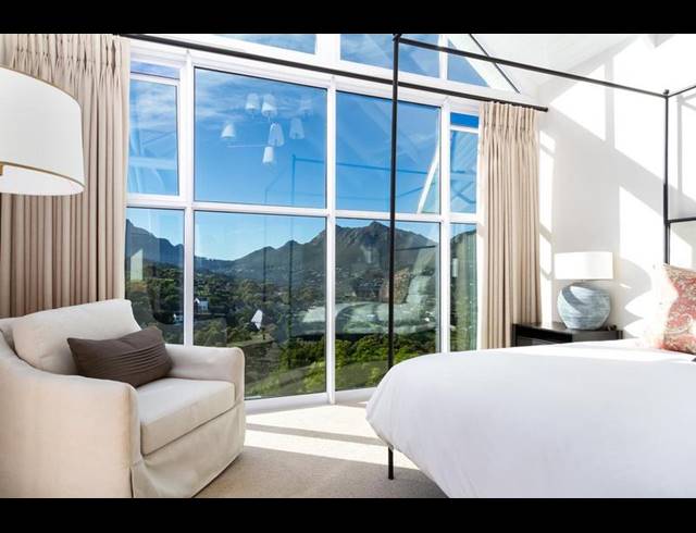 2 BEDROOM PROPERTY TO RENT IN HOUT BAY CENTRAL